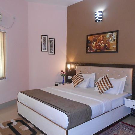 The Pearl Hotell Puri Exteriör bild