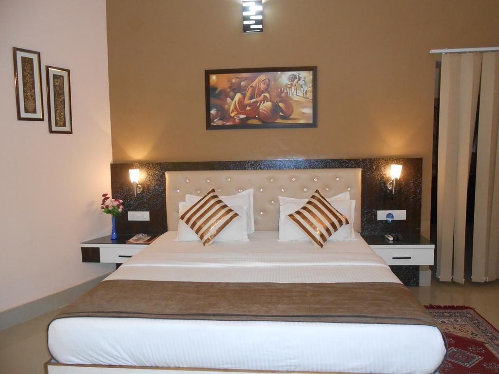 The Pearl Hotell Puri Exteriör bild