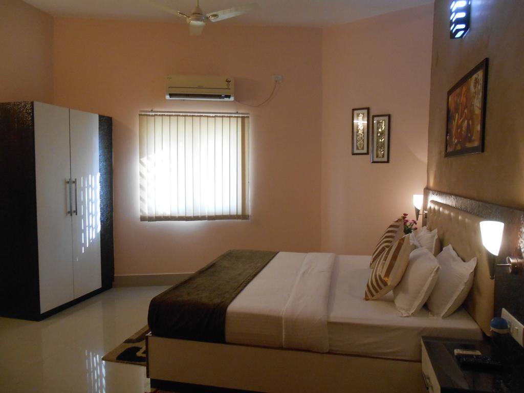 The Pearl Hotell Puri Exteriör bild